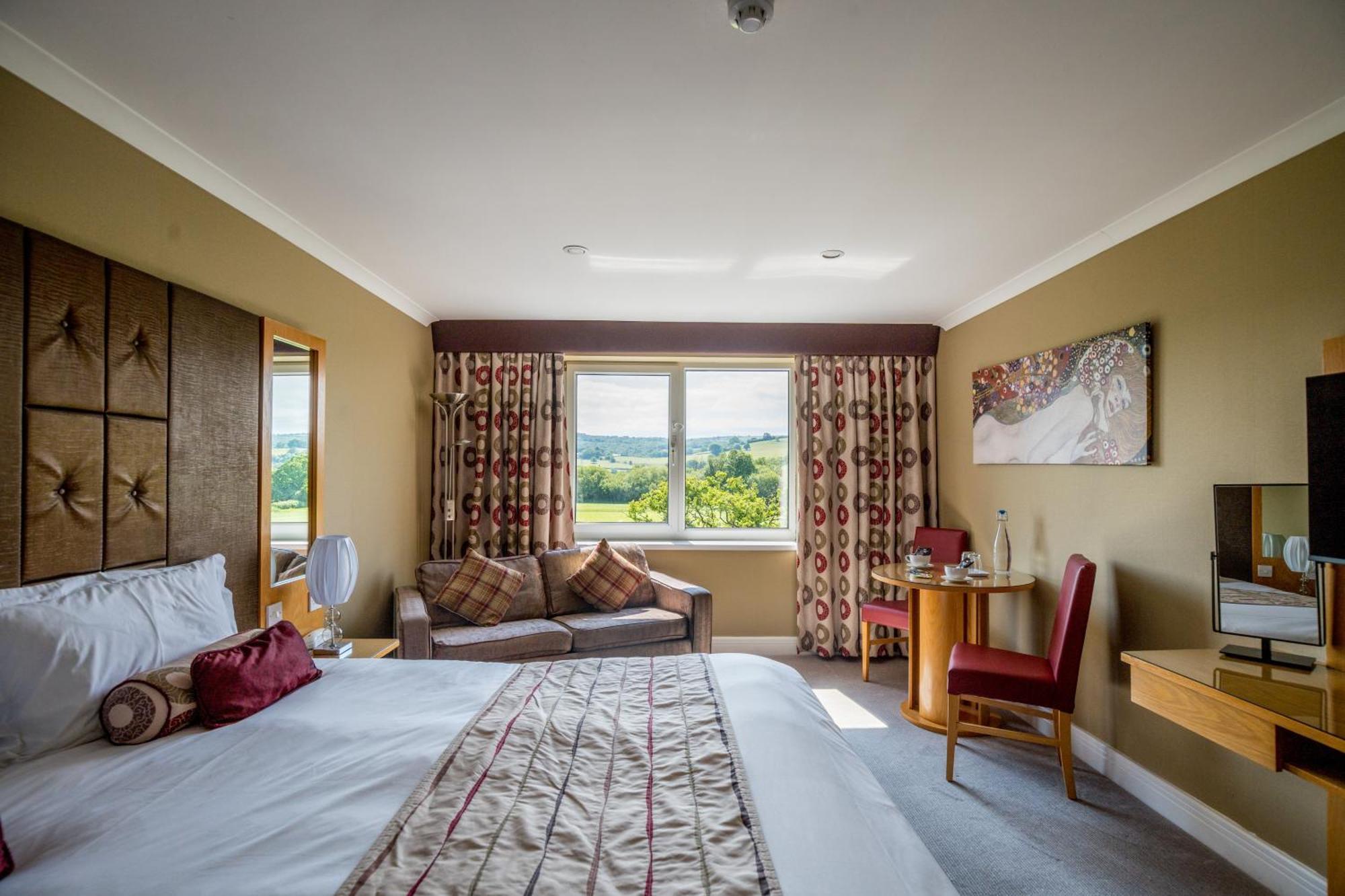 The Plough Inn Лландейло Экстерьер фото