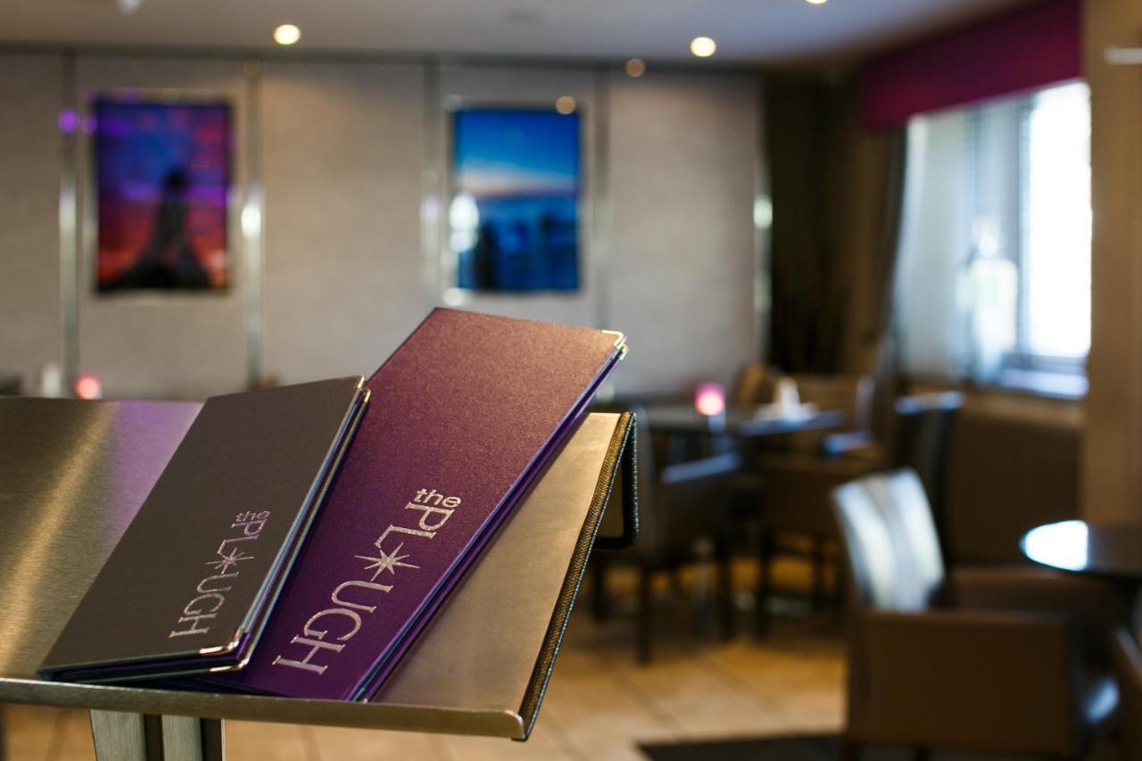 The Plough Inn Лландейло Экстерьер фото